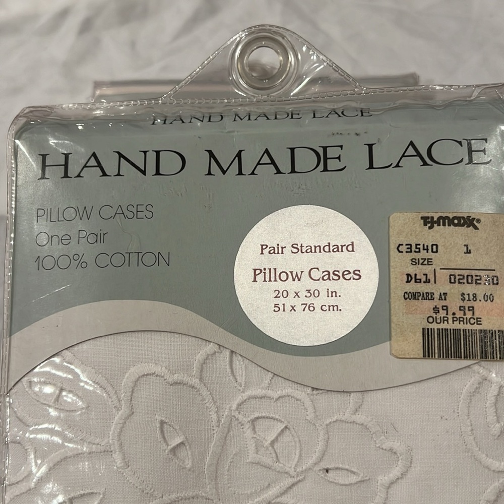 Hand Made Lace Vintage 90's Salzburg Pillow Case 1 Pair Standard - Picture 3 of 4